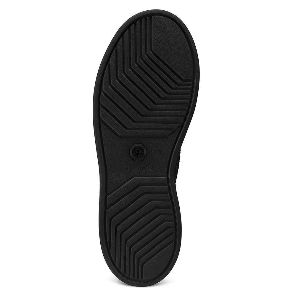 Giesswein Wool Sneaker - Solid Black